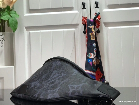 AAA Replica Ru VUITTON LOUIS BUMBAG DISCOVERY 0812